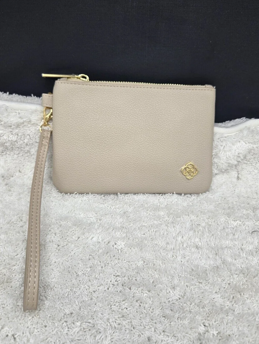 Kendra Scott Cream Color Wristlet New Without Tags